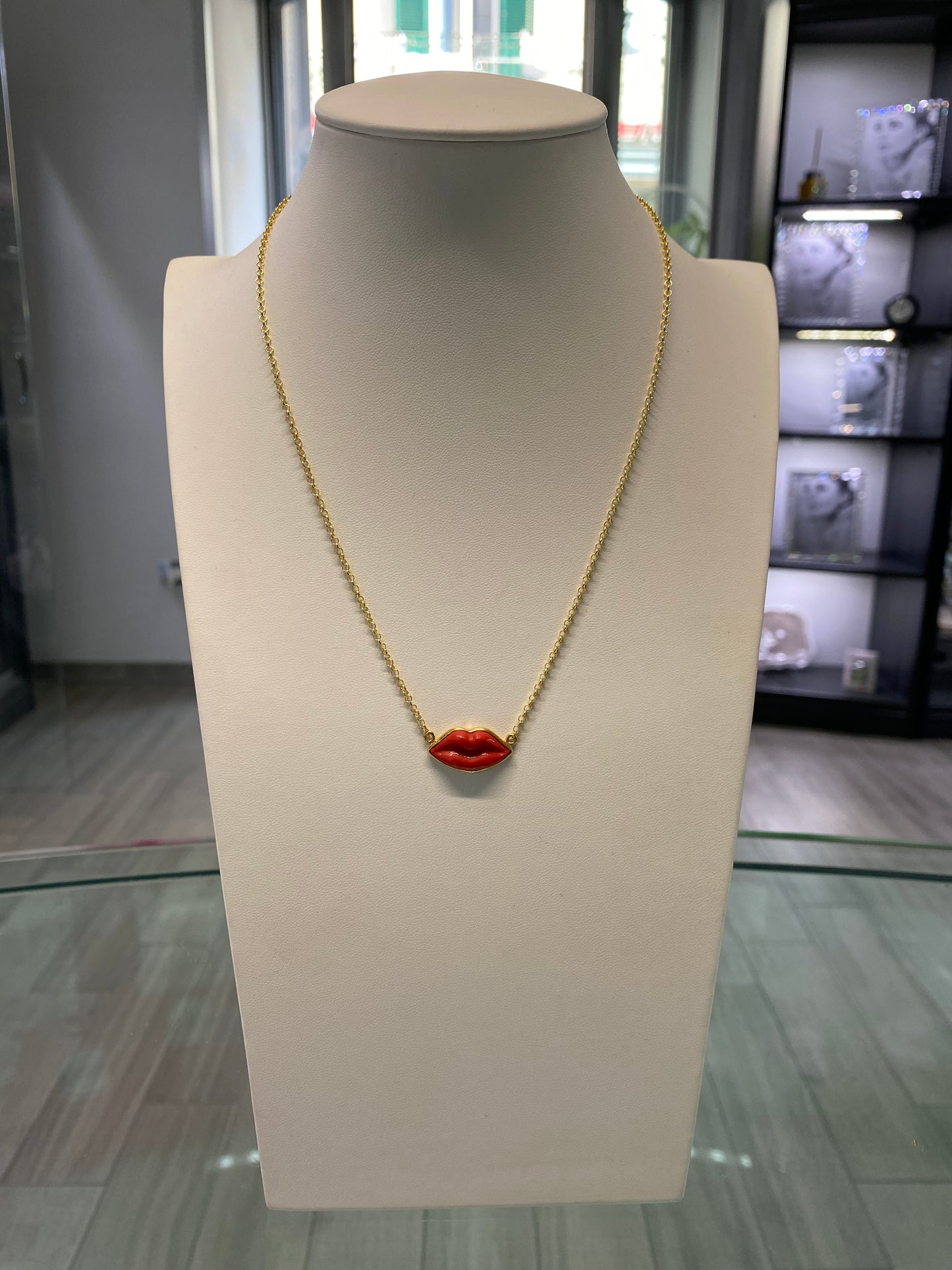 Collana Con Bocca in Pasta di Corallo