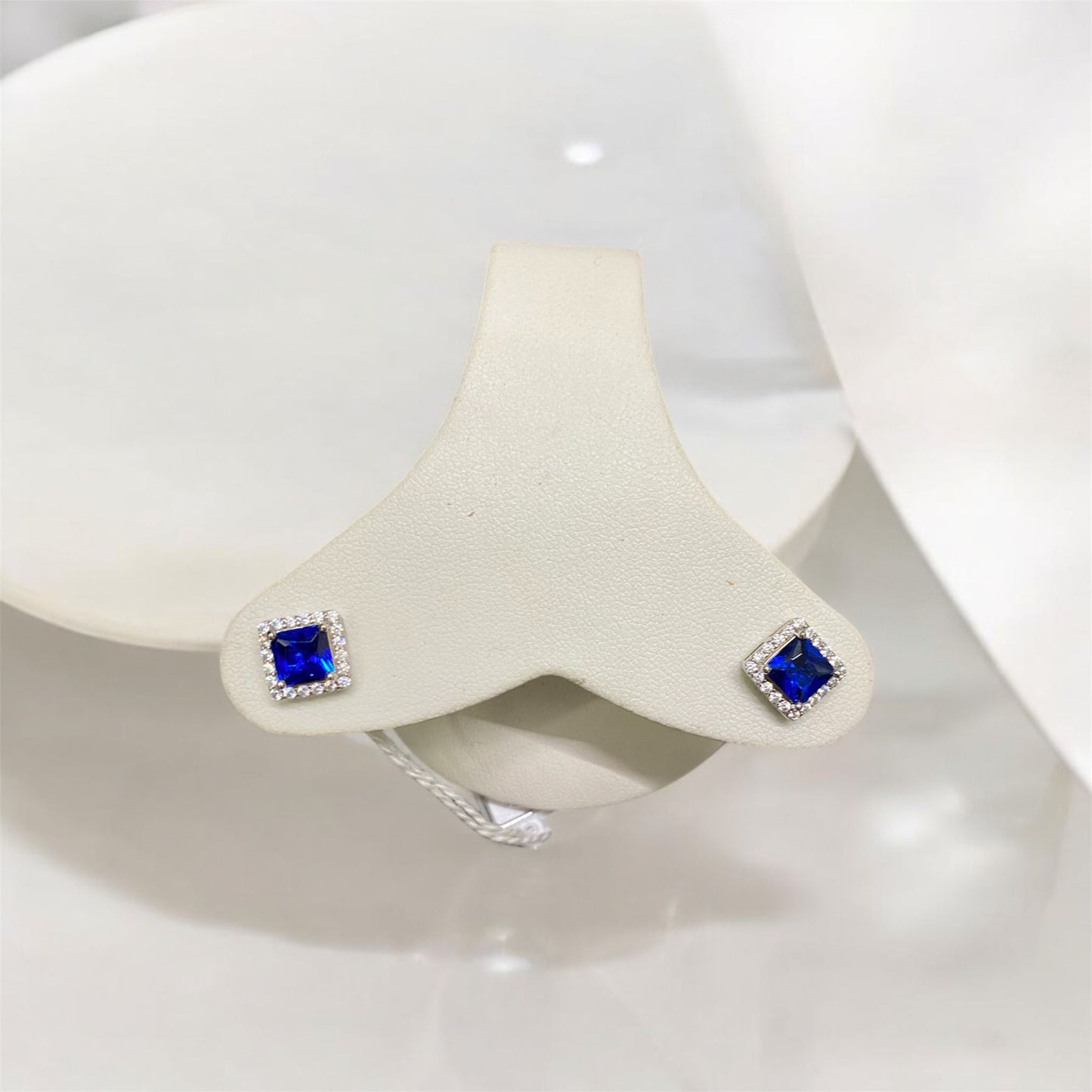 Orecchini Mod. Kate  Quadrato